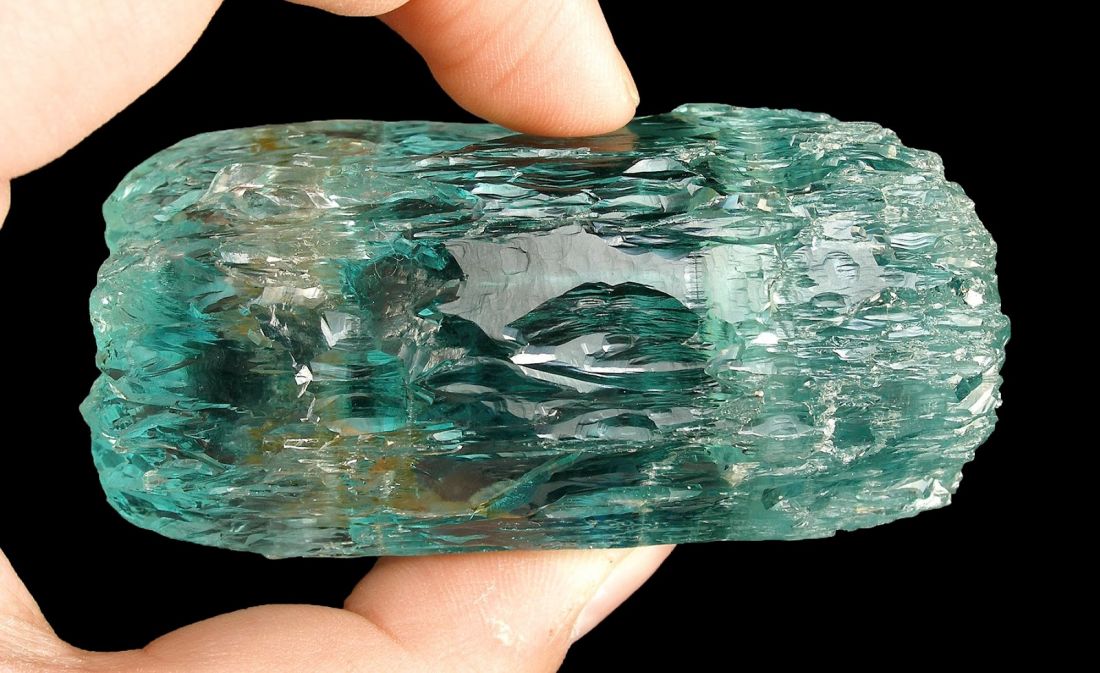 Đá Aquamarine xanh biển hợp với cung mệnh nào?