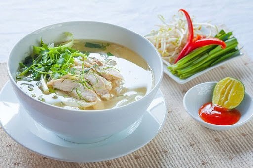 2 cách nấu phở gà đơn giản mà ngon khó cưỡng, ai cũng làm được