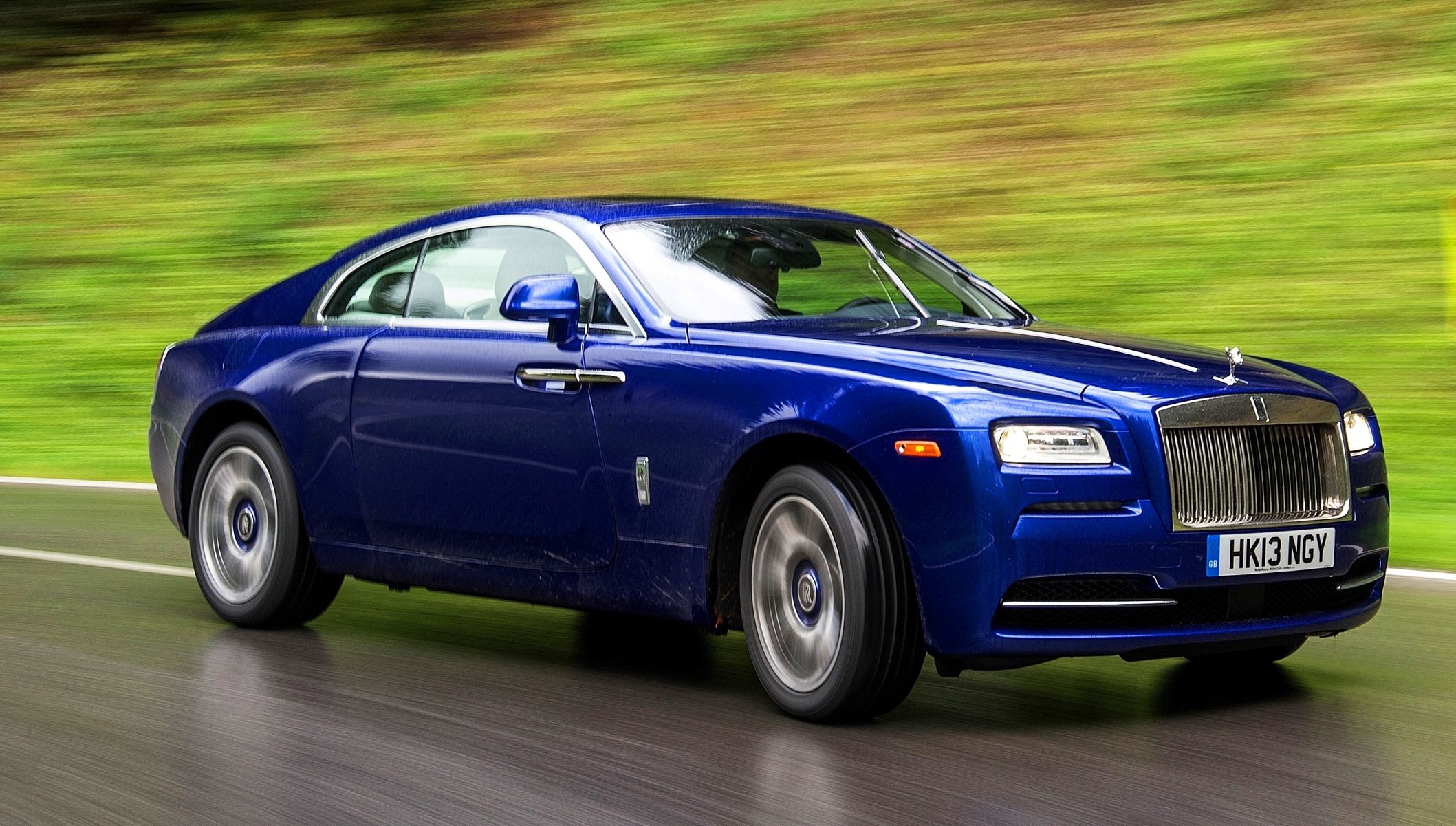 Giá bán các dòng xe Rolls-Royce chính hãng tại Việt Nam