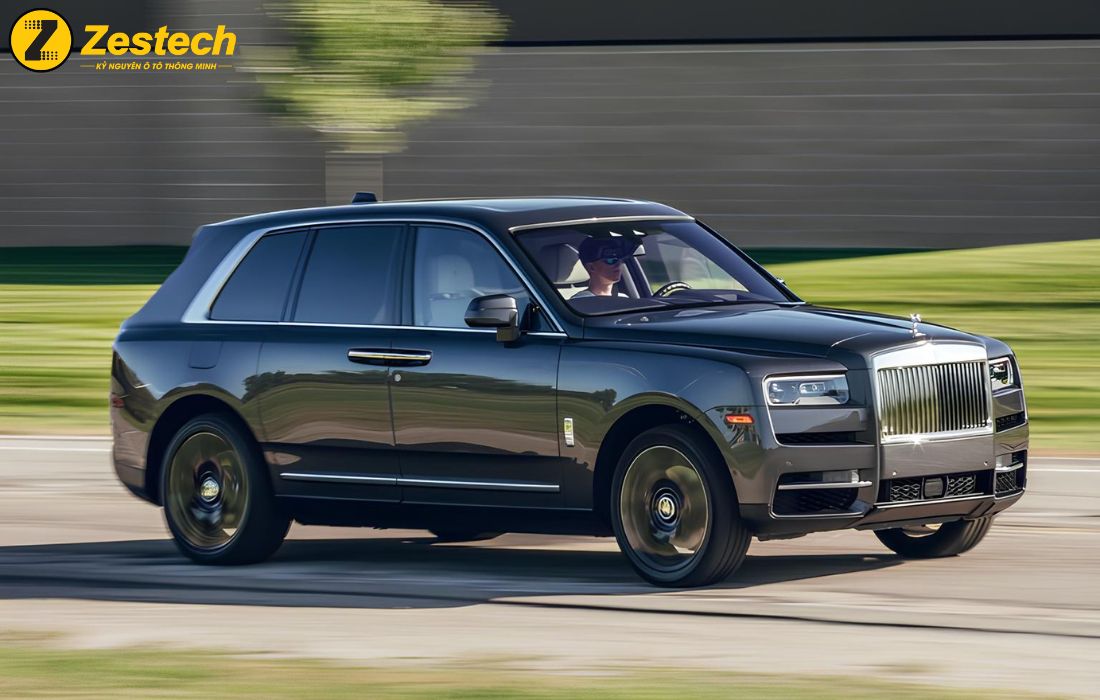 Đánh giá xe Rolls Royce Cullinan: Giá tham khảo, thông số kỹ thuật 2024