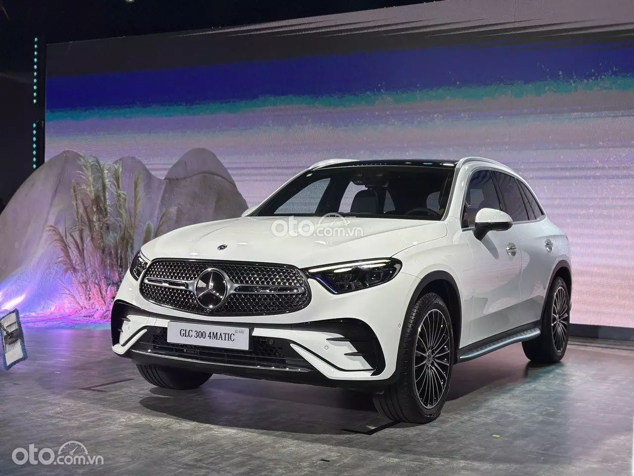 Giá xe Mercedes-Benz GLC 300 kèm ưu đãi mới nhất tháng 5/2024