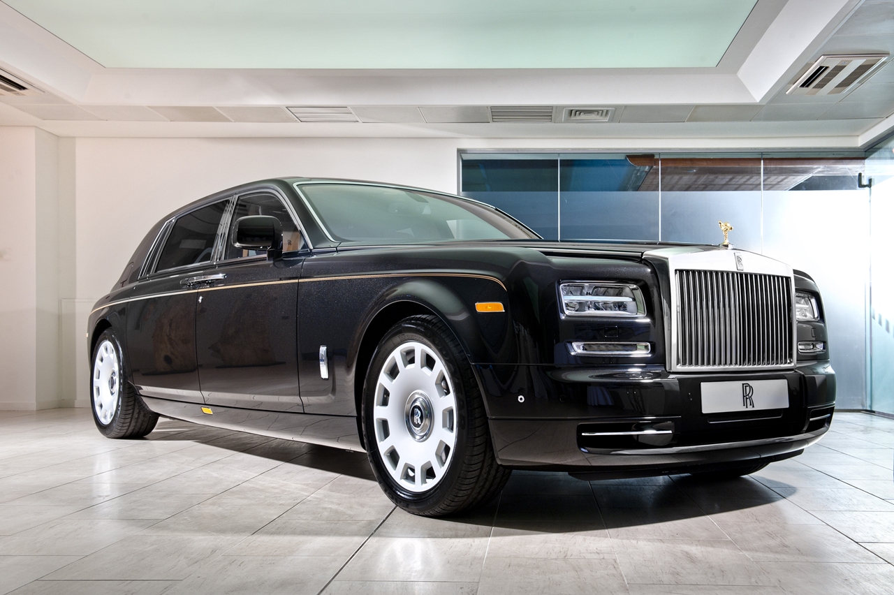 Giá bán các dòng xe Rolls-Royce chính hãng tại Việt Nam