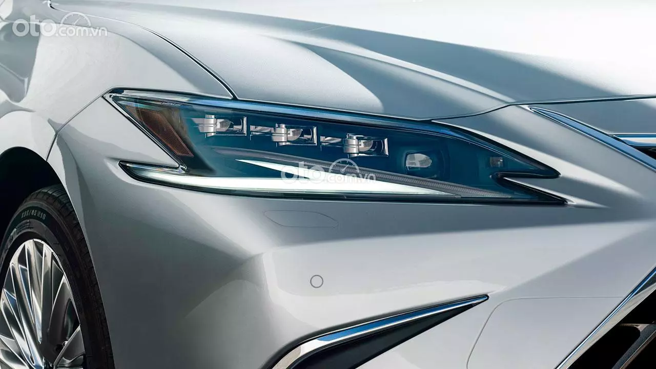 Giá xe Lexus ES 250 kèm tin khuyến mại tháng 5/2024