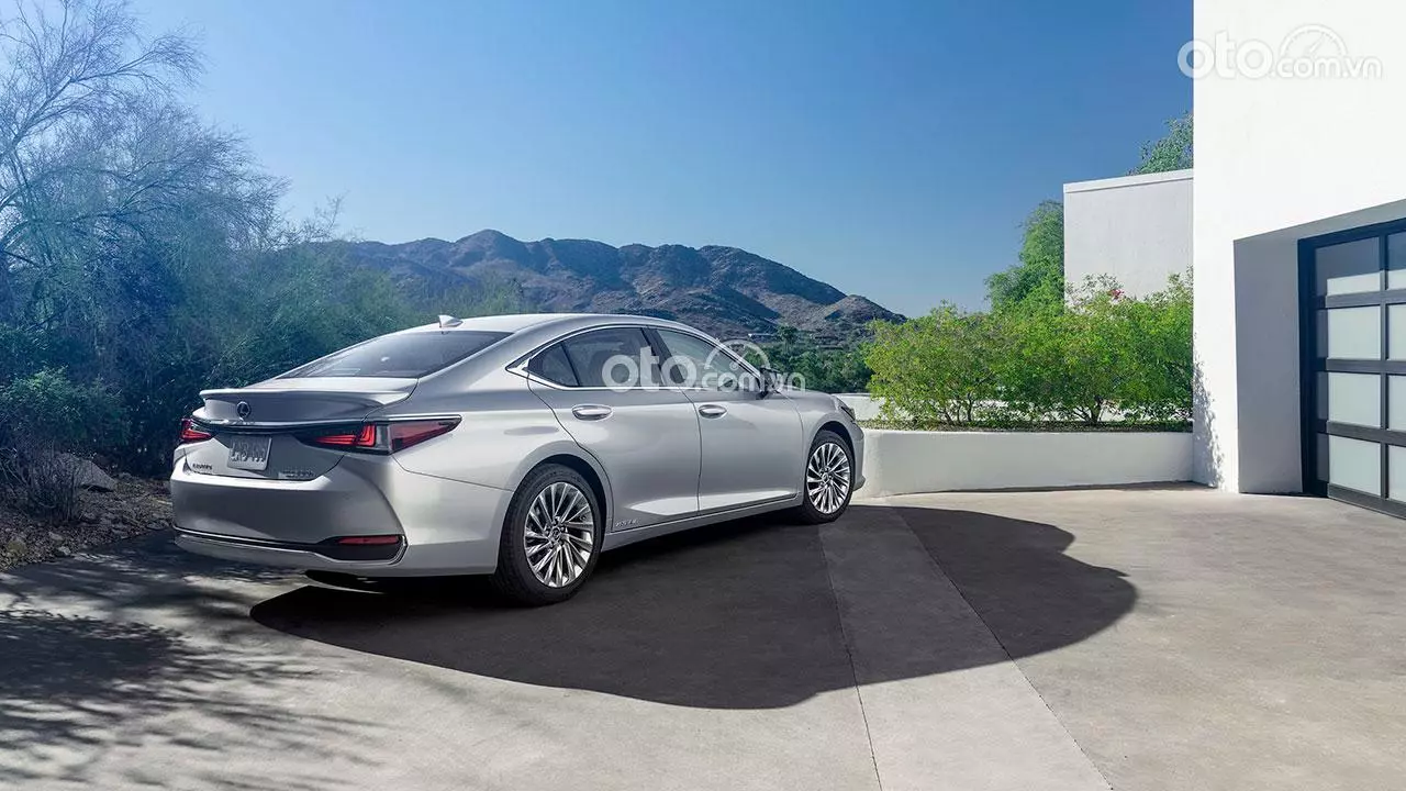 Giá xe Lexus ES 250 kèm tin khuyến mại tháng 5/2024