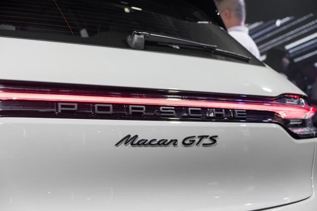 Giá xe Porsche Macan 2024 mới nhất