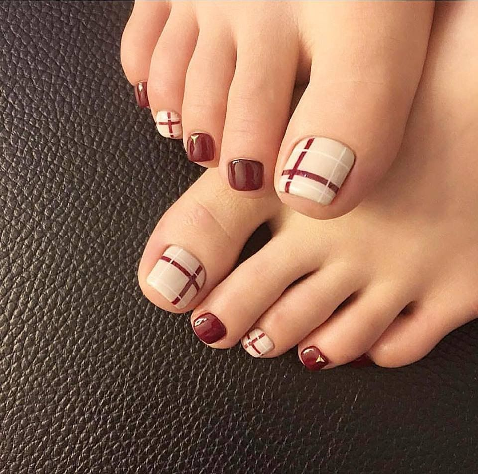 Danh sách Top 30+ Mẫu nail sơn móng chân màu đỏ rượu quyến rũ, 'chanh sả'