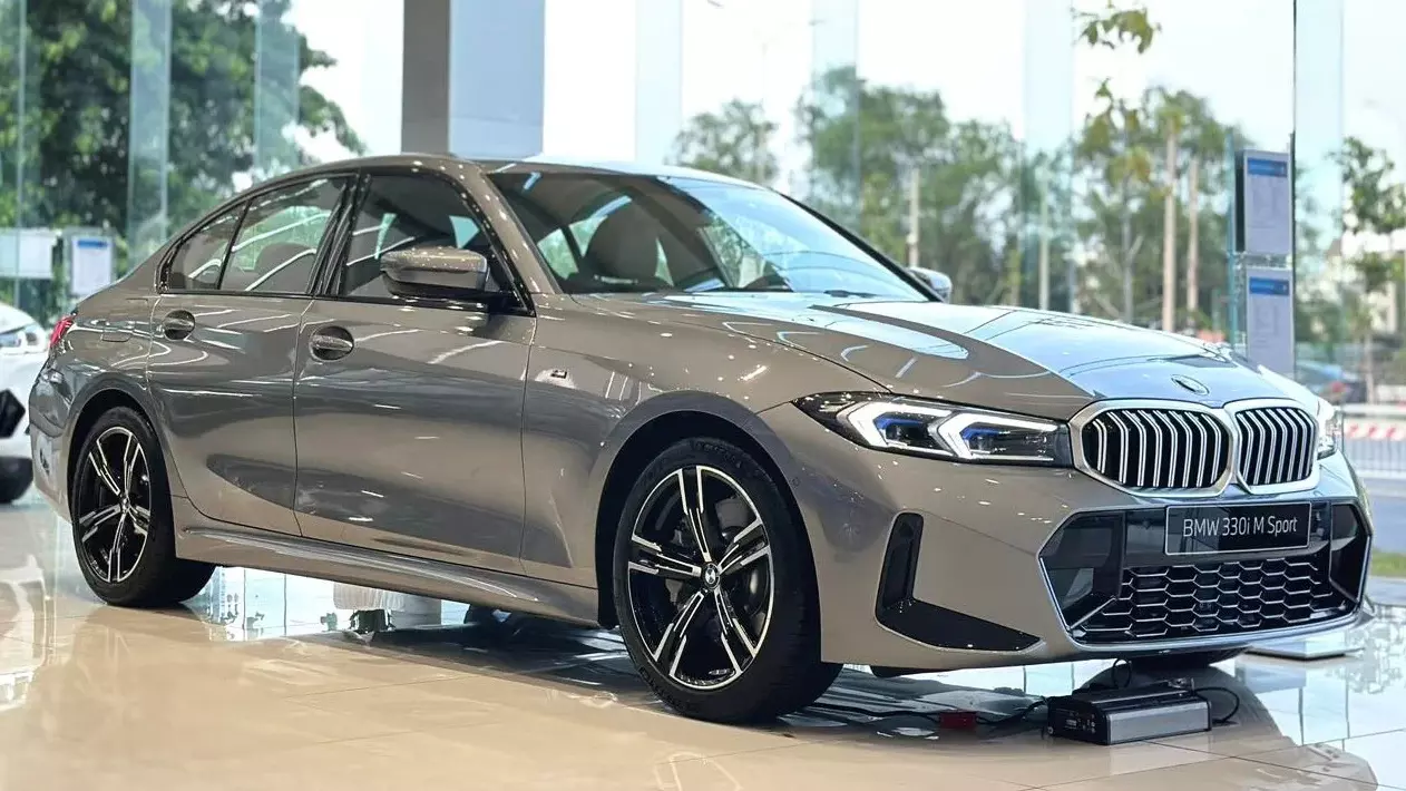 Giá xe BMW 330i 2024 kèm tin khuyến mại mới nhất tháng 5/2024