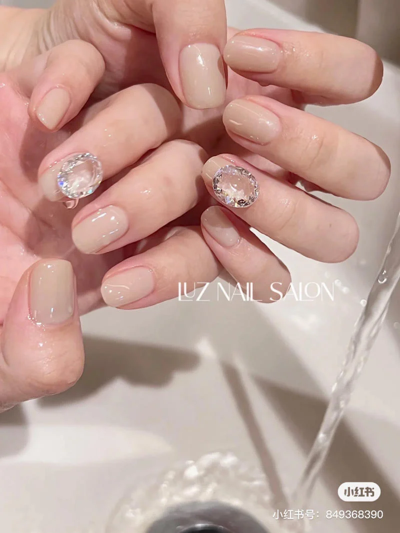 Những mẫu nail đẹp cho móng ngắn XINH siêu HOT cho nàng 2024