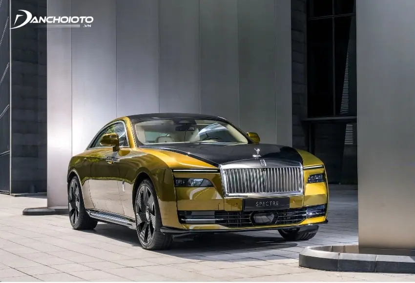 Bảng giá xe ô tô Rolls-Royce: 4 chỗ sedan, coupe, SUV, mui trần (5/2024)