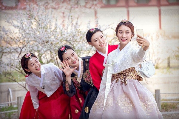 NÉT ĐẸP VĂN HÓA TRONG TRANG PHỤC TRUYỀN THỐNG HÀN QUỐC HANBOK