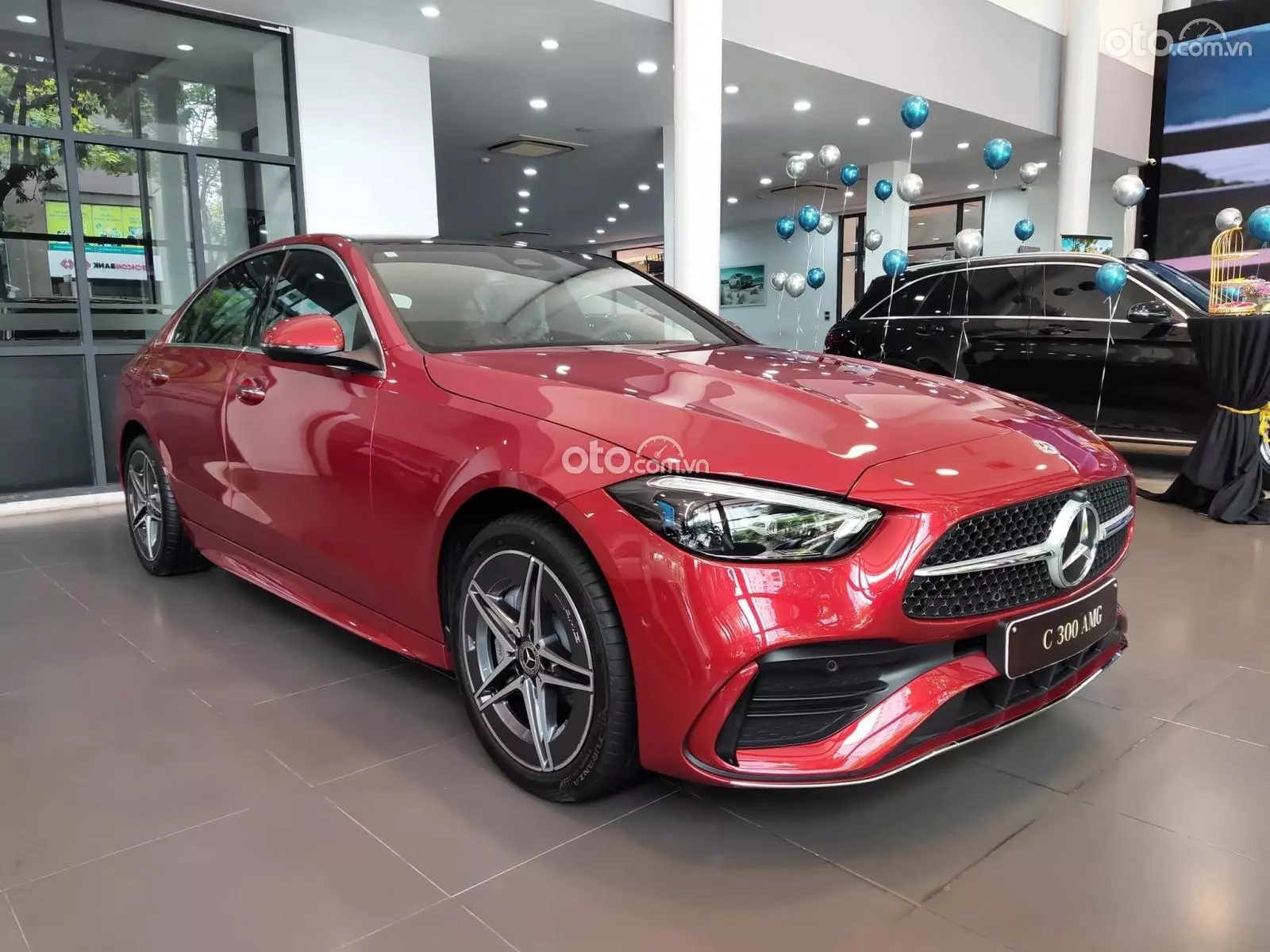 Giá xe Mercedes-Benz C 300 AMG mới nhất tháng 6/2024