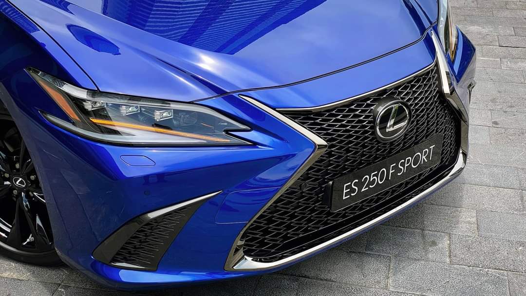 Báo giá Lexus ES 2024 Sẵn Xe - tại Lexus Chính Hãng