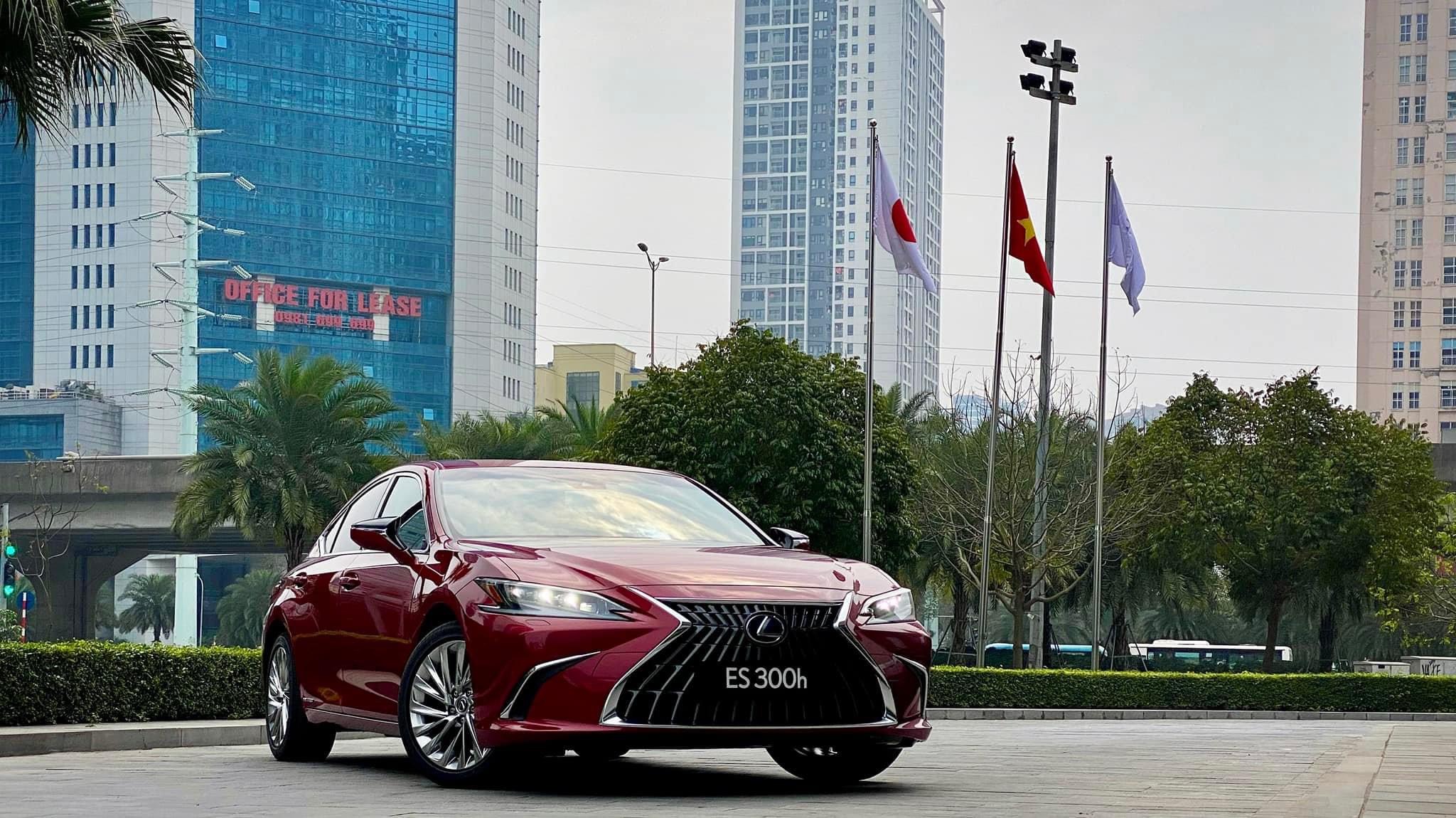 Báo giá Lexus ES 2024 Sẵn Xe - tại Lexus Chính Hãng