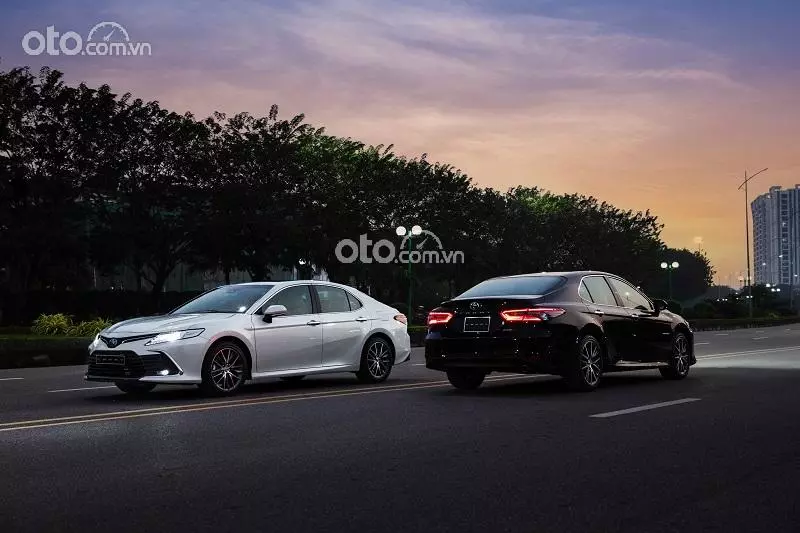 Giá xe Toyota Camry kèm ưu đãi hấp dẫn tháng 7/2024