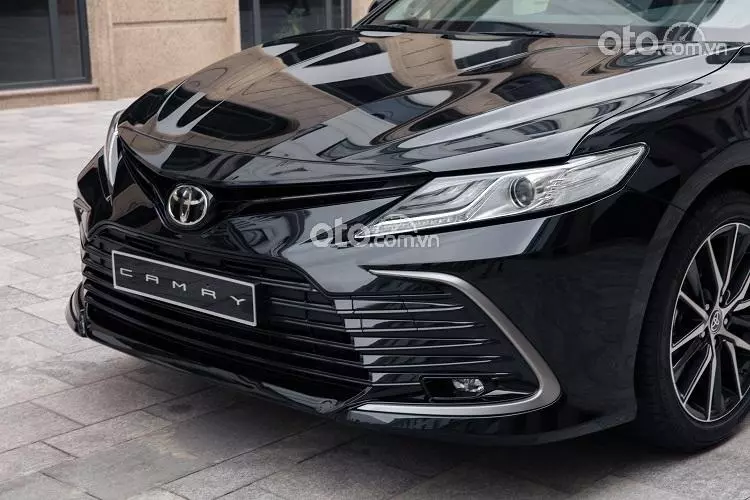 Giá xe Toyota Camry kèm ưu đãi hấp dẫn tháng 7/2024