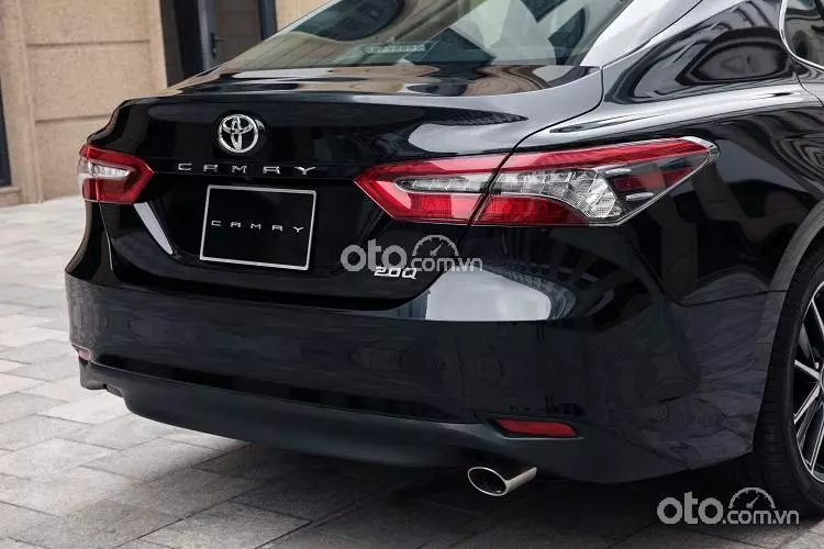 Giá xe Toyota Camry kèm ưu đãi hấp dẫn tháng 7/2024