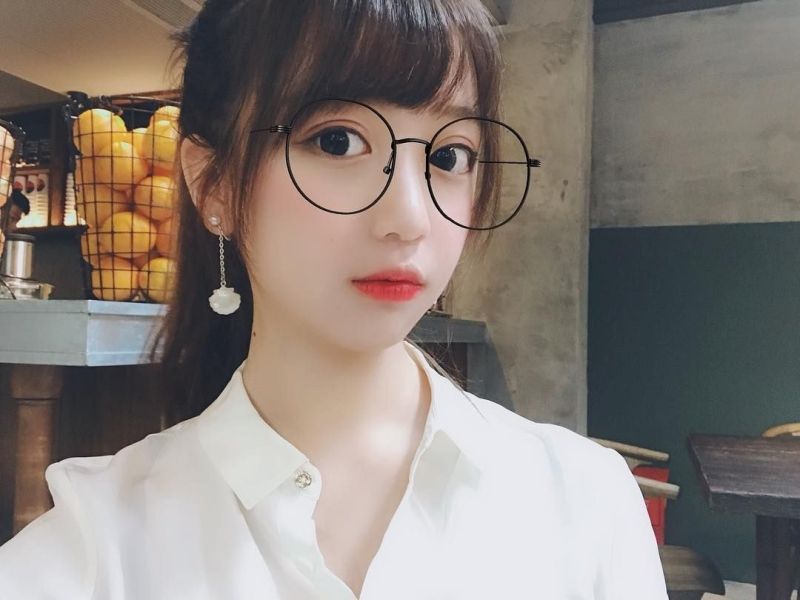 Top 99+ ảnh đẹp gái xinh tóc dài đeo kính siêu dễ thương