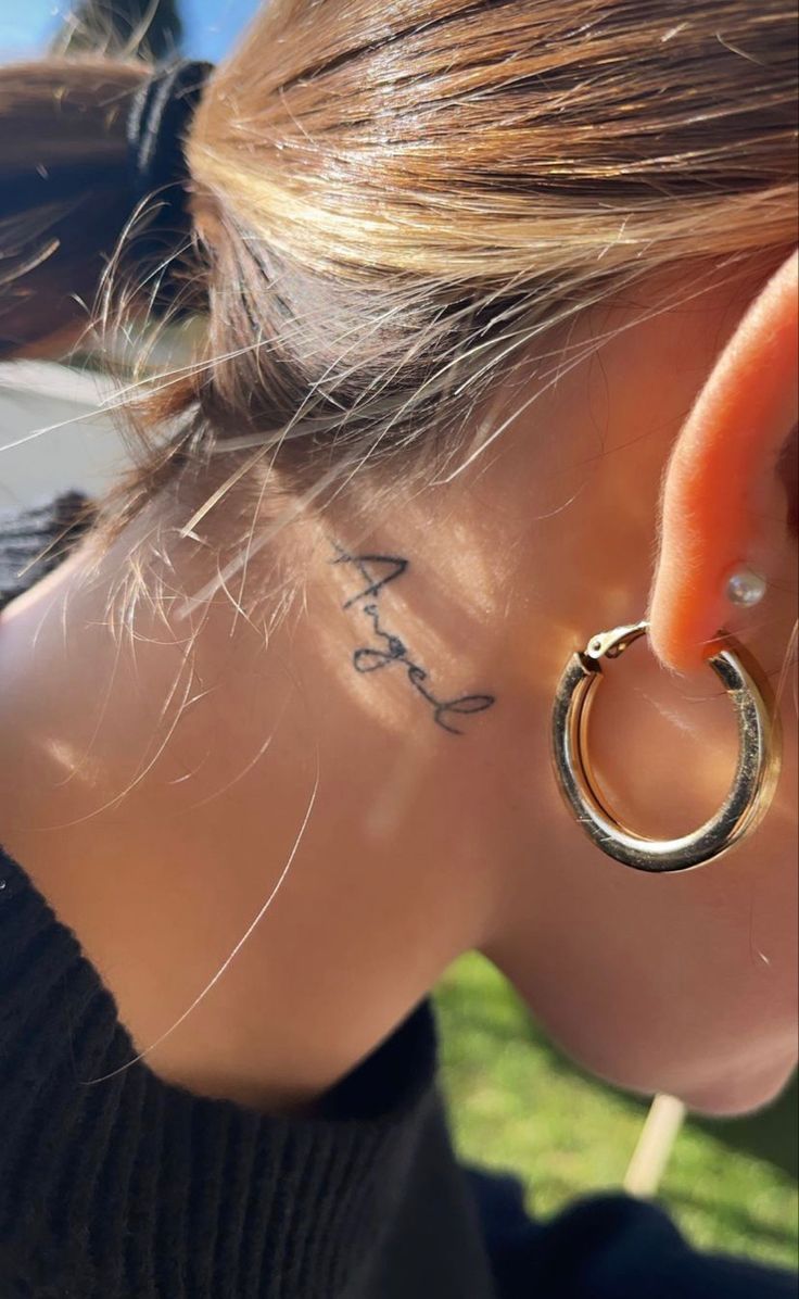 Gợi ý 200 hình xăm mini ở cổ cho nam và nữ độc đáo nhất - Genztattoo