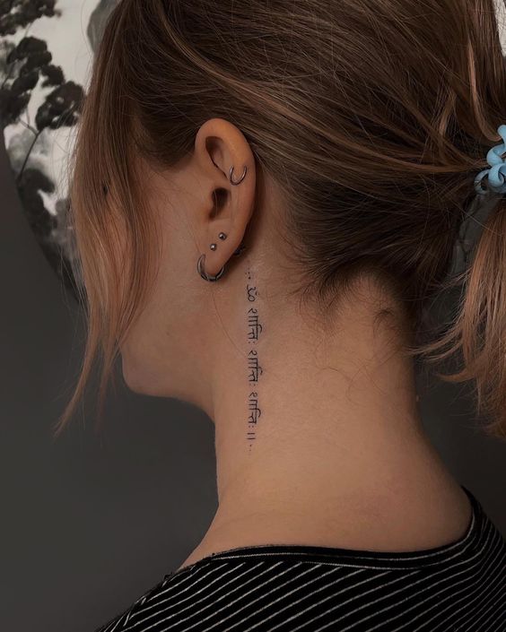 Gợi ý 200 hình xăm mini ở cổ cho nam và nữ độc đáo nhất - Genztattoo