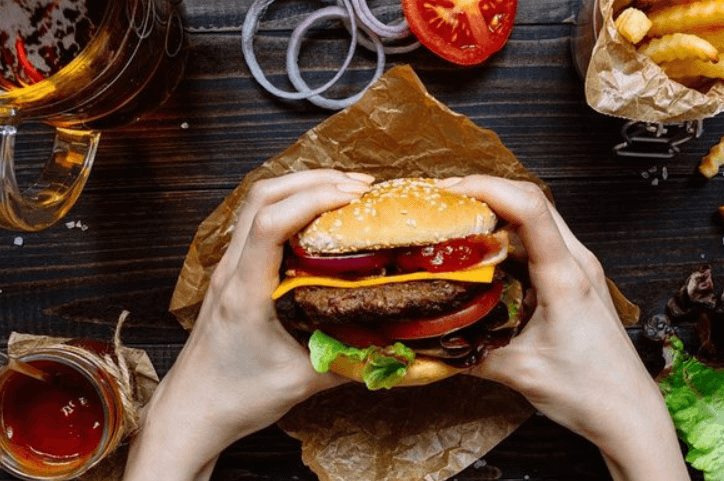 Phân biệt cheat day và cheat meal: Chúng ta có nên ăn "Gian lận" không?