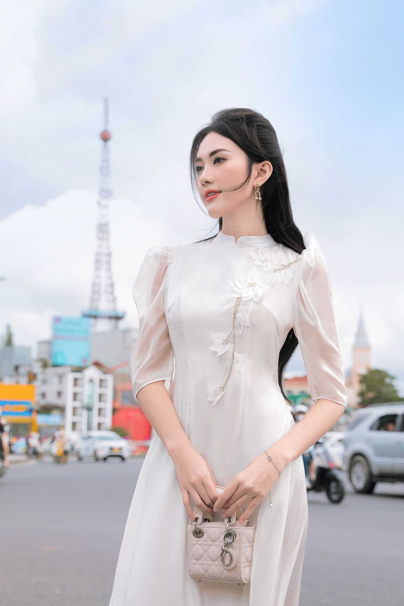 Đi Huế mặc gì 2023? 15 outfit chụp ảnh đẹp sống ảo cực chất