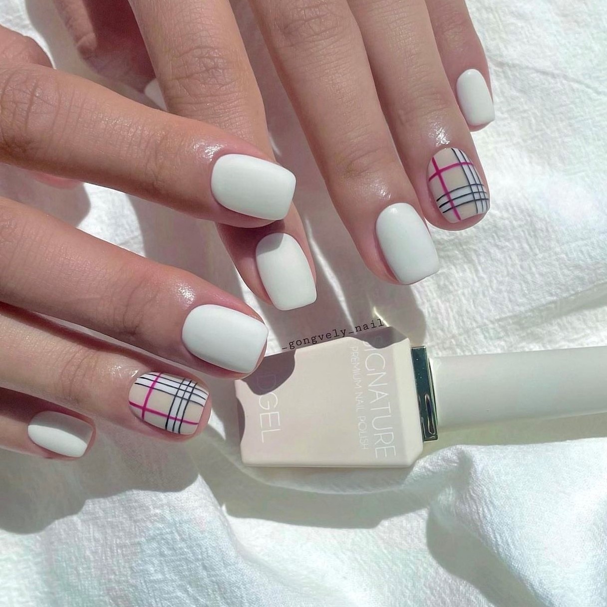 24+ Mẫu nail đẹp, sang chảnh, hot trend dành cho năm nay