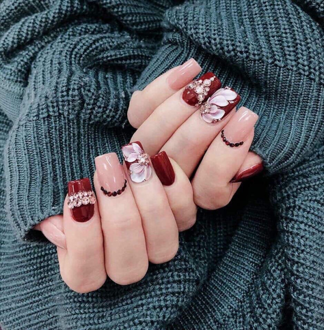 Top Những Mẫu Nail Màu Đỏ Mận Đẹp - Sự Quyến Rũ và Đẳng Cấp Cho Đôi Bàn Tay