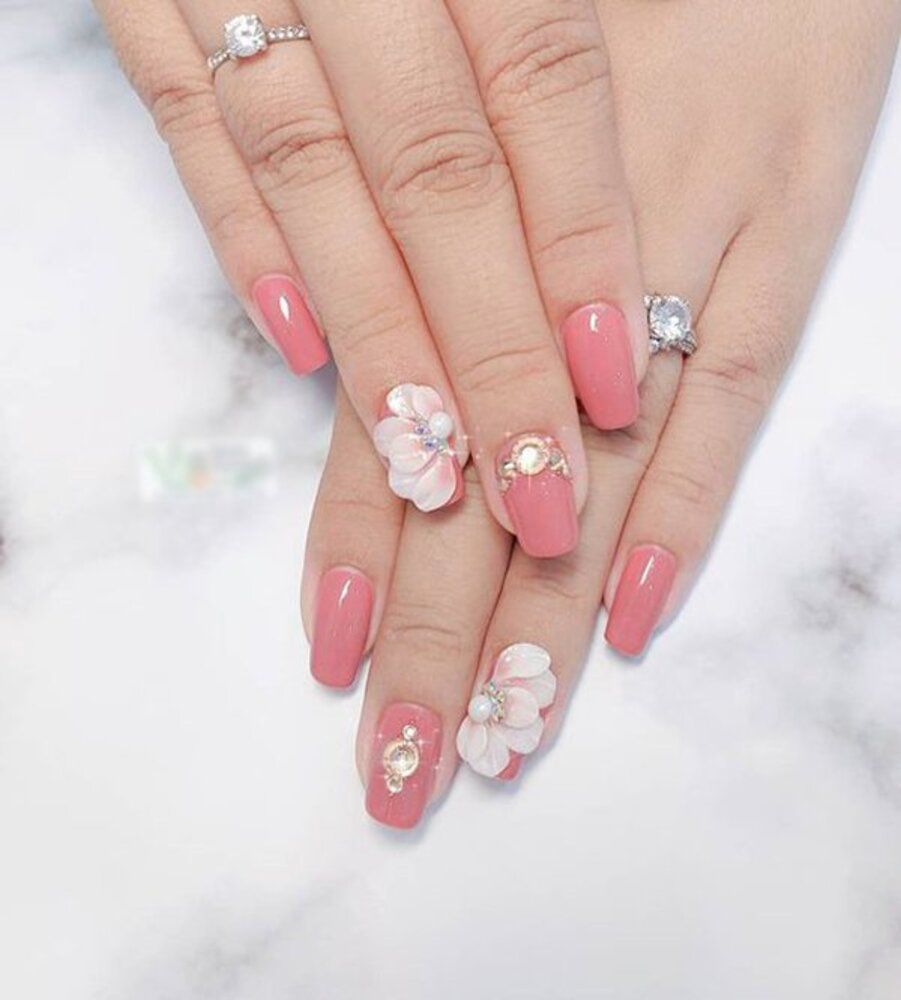 Điểm danh những mẫu nail màu hồng siêu hot, nàng nên rủ rê hội bạn triển ngay mùa Tết này