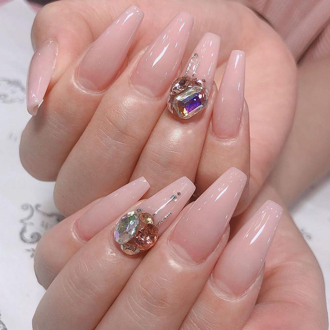 Điểm danh những mẫu nail màu hồng siêu hot, nàng nên rủ rê hội bạn triển ngay mùa Tết này