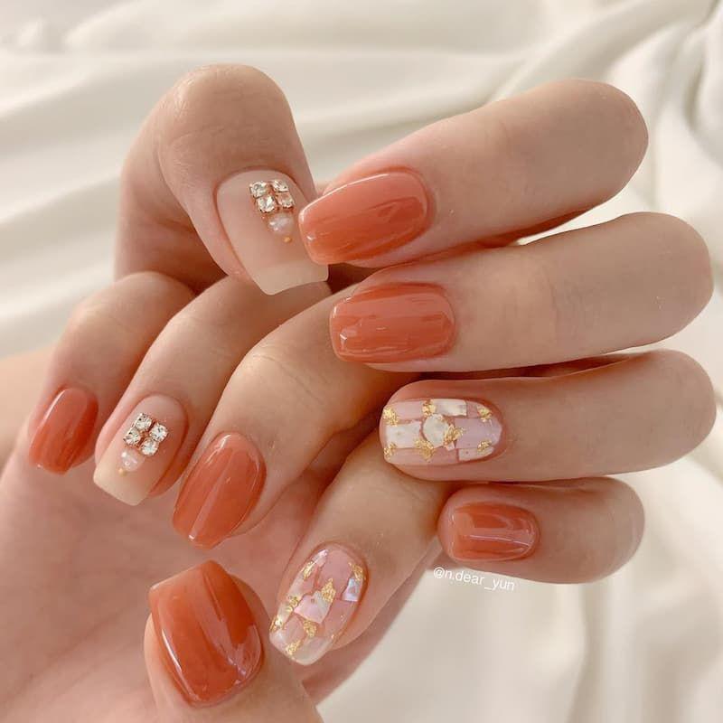 Điểm danh những mẫu nail màu hồng siêu hot, nàng nên rủ rê hội bạn triển ngay mùa Tết này