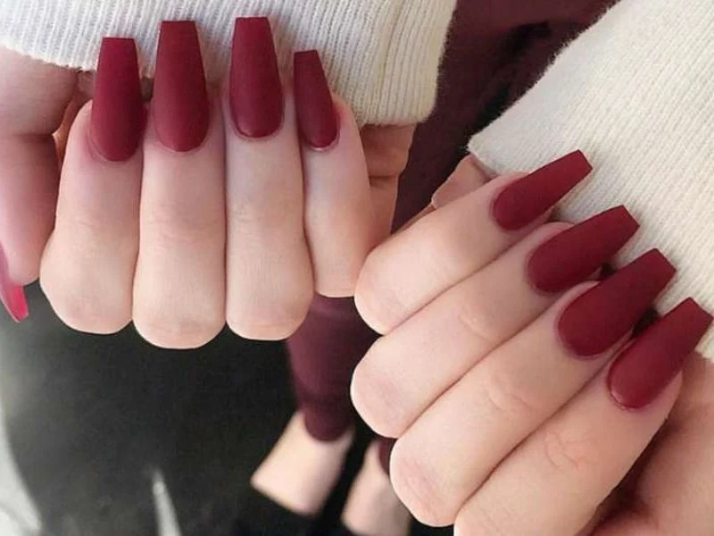 Khám phá những mẫu nail màu đỏ rượu cực đẹp và quý phái