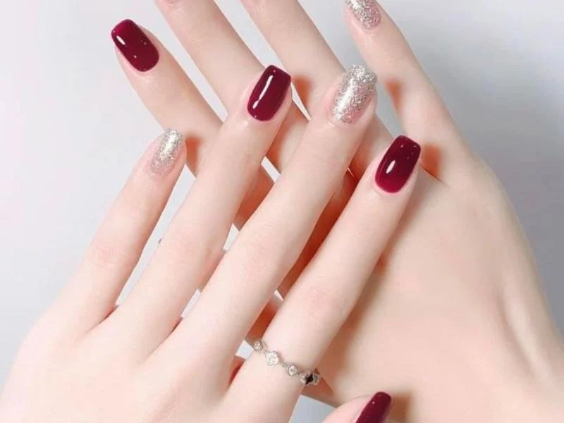 Khám phá những mẫu nail màu đỏ rượu cực đẹp và quý phái