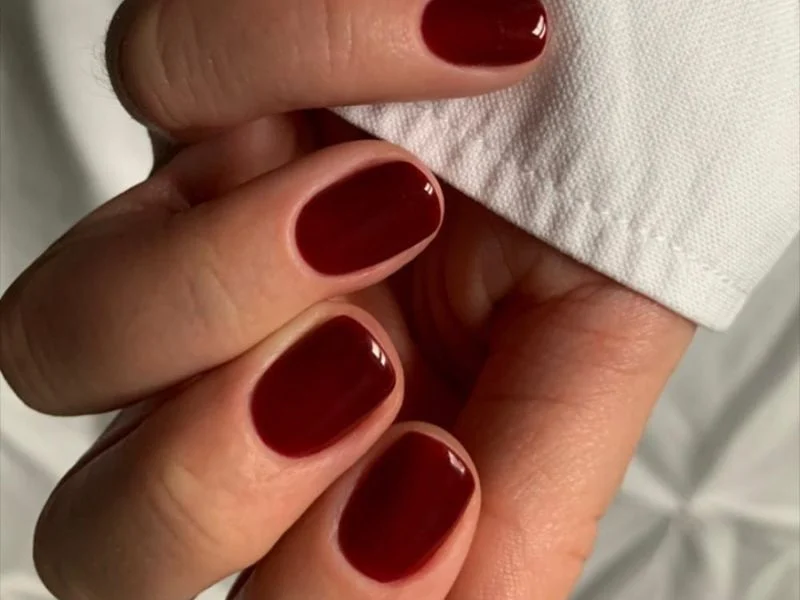 Khám phá những mẫu nail màu đỏ rượu cực đẹp và quý phái