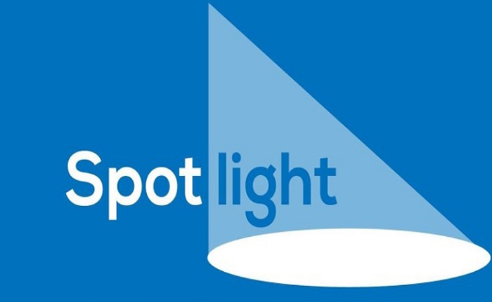 Spotlight là gì? Cách chiếm Spotlight tỏa sáng như sao Hàn