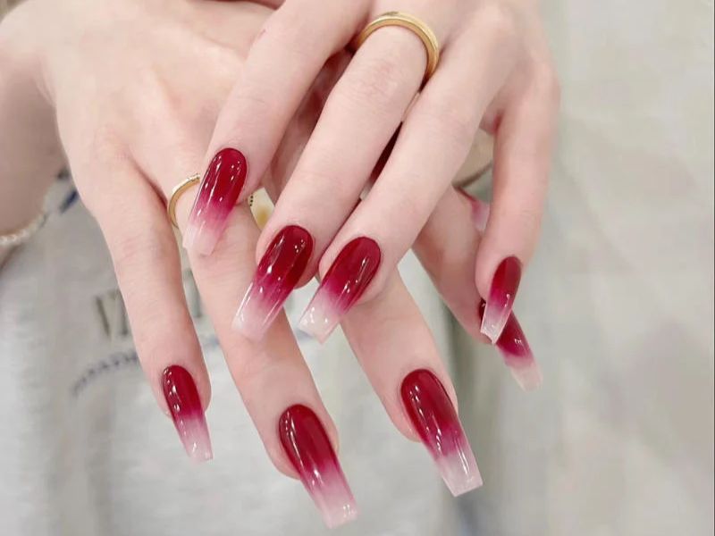 20+ Mẫu Nail Đỏ “Nịnh” Da Và Sang Chảnh Cho Các Nàng