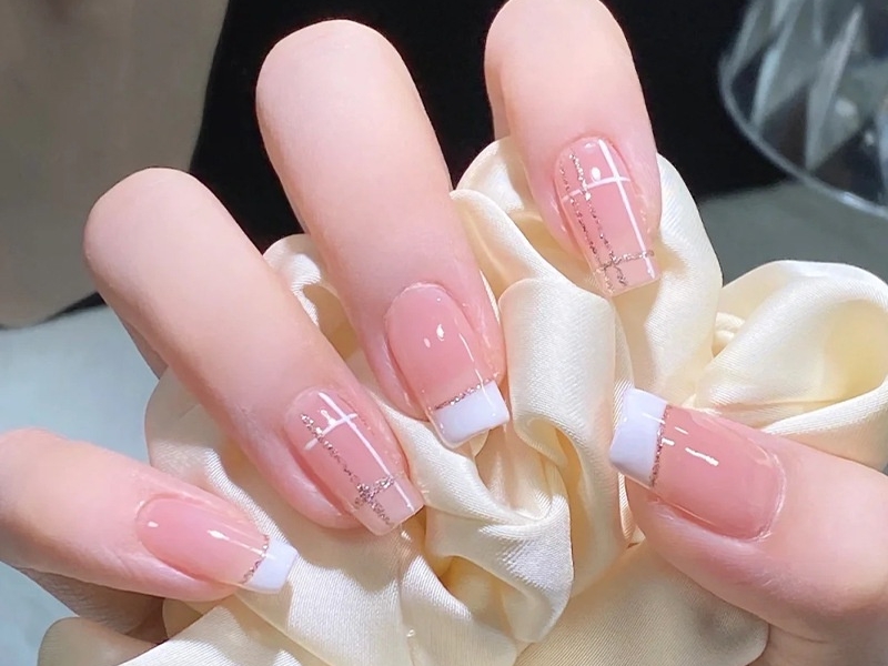 Tổng hợp những mẫu nail hồng đáng yêu hot trend hiện nay