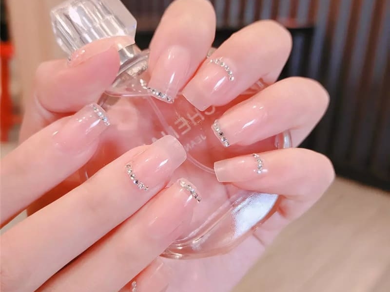 Tổng hợp những mẫu nail hồng đáng yêu hot trend hiện nay