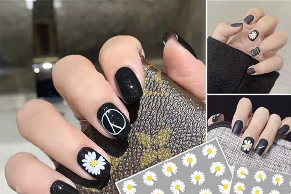 15 Kiểu nail màu đen sang chảnh đẹp đơn giản hot nhất hiện nay