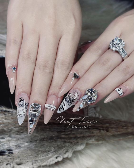 Tổng Hợp 20 Mẫu Nail Nhọn Đẹp Sành Điệu Cho Các Nàng