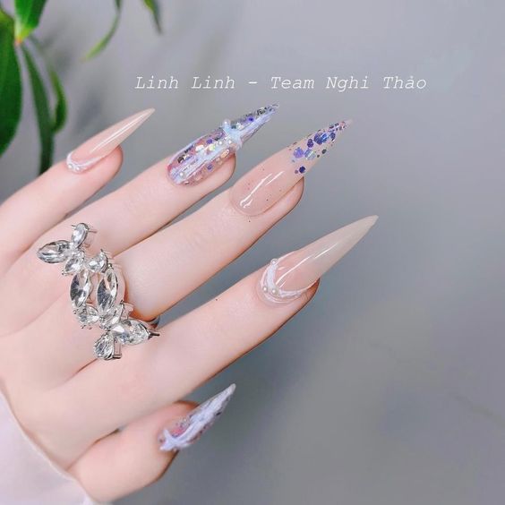 Tổng Hợp 20 Mẫu Nail Nhọn Đẹp Sành Điệu Cho Các Nàng