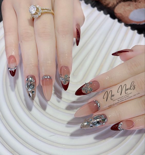 Tổng Hợp 20 Mẫu Nail Nhọn Đẹp Sành Điệu Cho Các Nàng