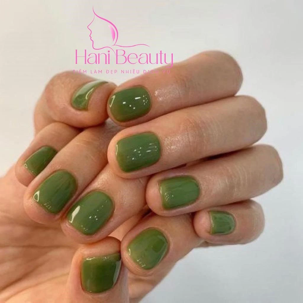 Bí Quyết Chọn Mẫu Nail Phù Hợp Với Móng Ngắn: Đơn Giản Mà Sang Trọng