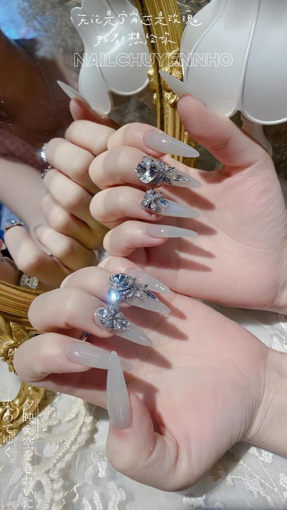 Tổng Hợp 20 Mẫu Nail Nhọn Đẹp Sành Điệu Cho Các Nàng