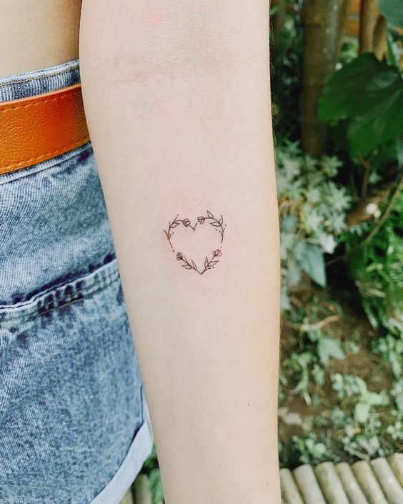 TOP những hình xăm trái tim mini đẹp và đơn giản, chi phí xăm ít - Genztattoo