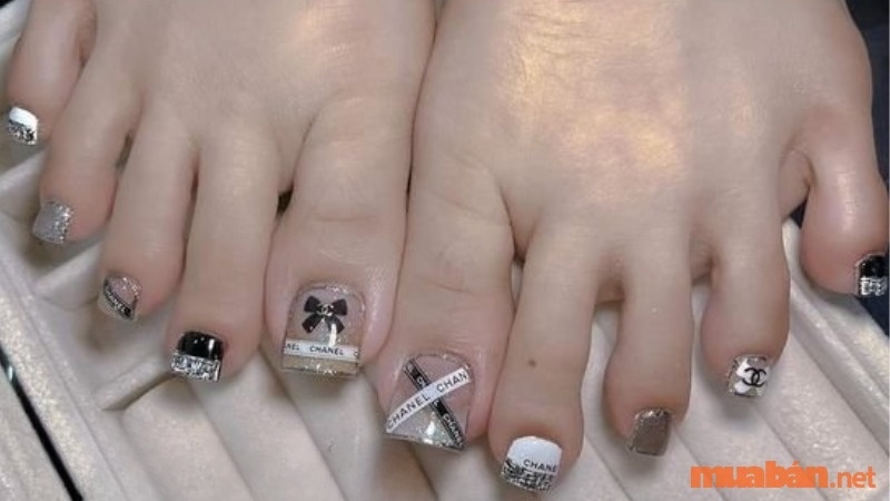 12+ mẫu nail Chanel cực sang trọng, đẳng cấp