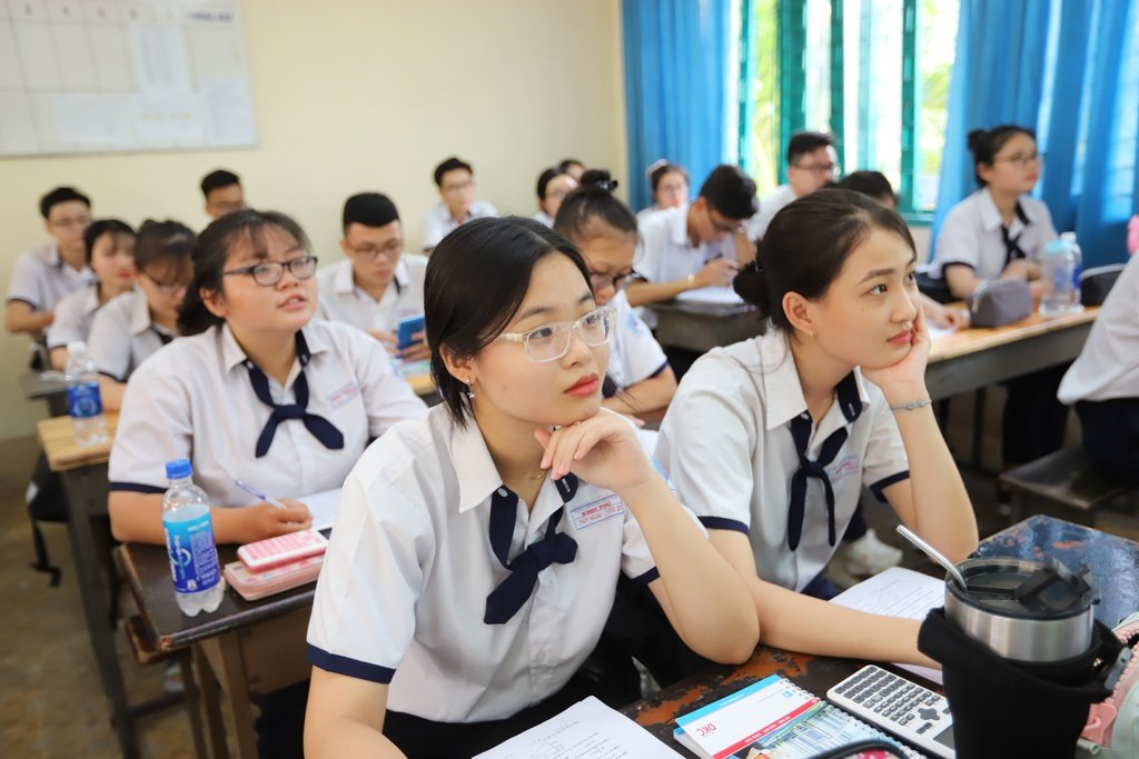 2k8 phải học như thế nào với chương trình lớp 10 mới? - Butbi.hocmai.vn