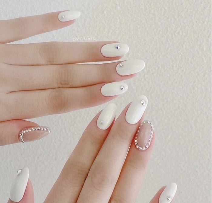 Top 20+ mẫu nail màu trắng gạo đẹp và tinh tế