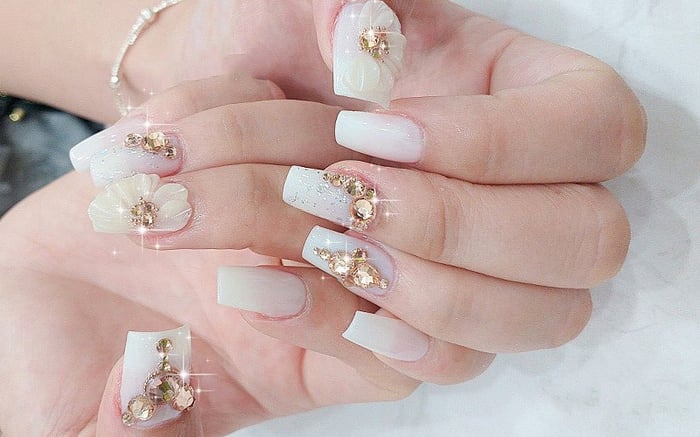 Top 20+ mẫu nail màu trắng gạo đẹp và tinh tế