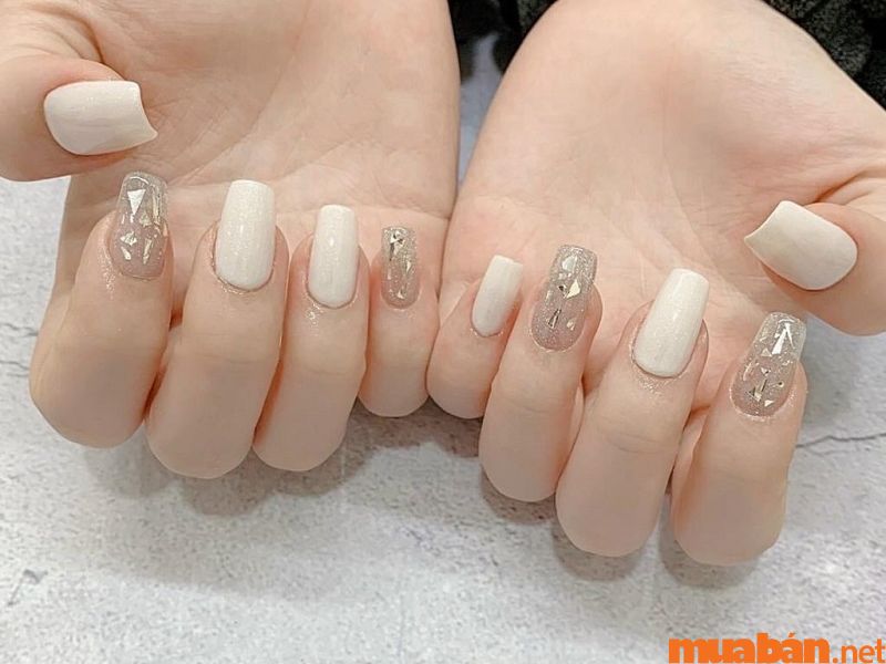 101+ mẫu nail trắng đính đá đẹp và không bị lỗi thời