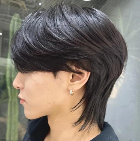 'Tóc mullet đuôi sói' được các chàng trai lựa chọn, không chỉ đẹp trai, sành điệu mà còn thu hút sự chú ý của người qua đường